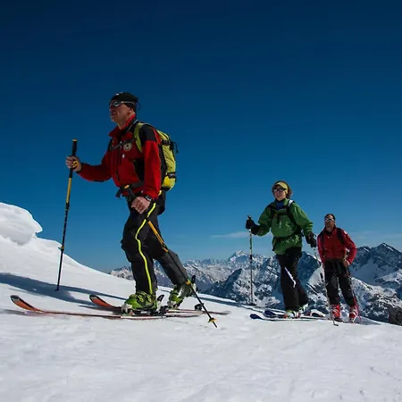 Montana & Spa, By R Collection