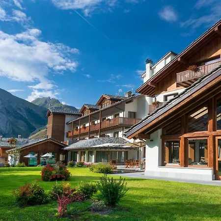 Montana & Spa, By R Collection